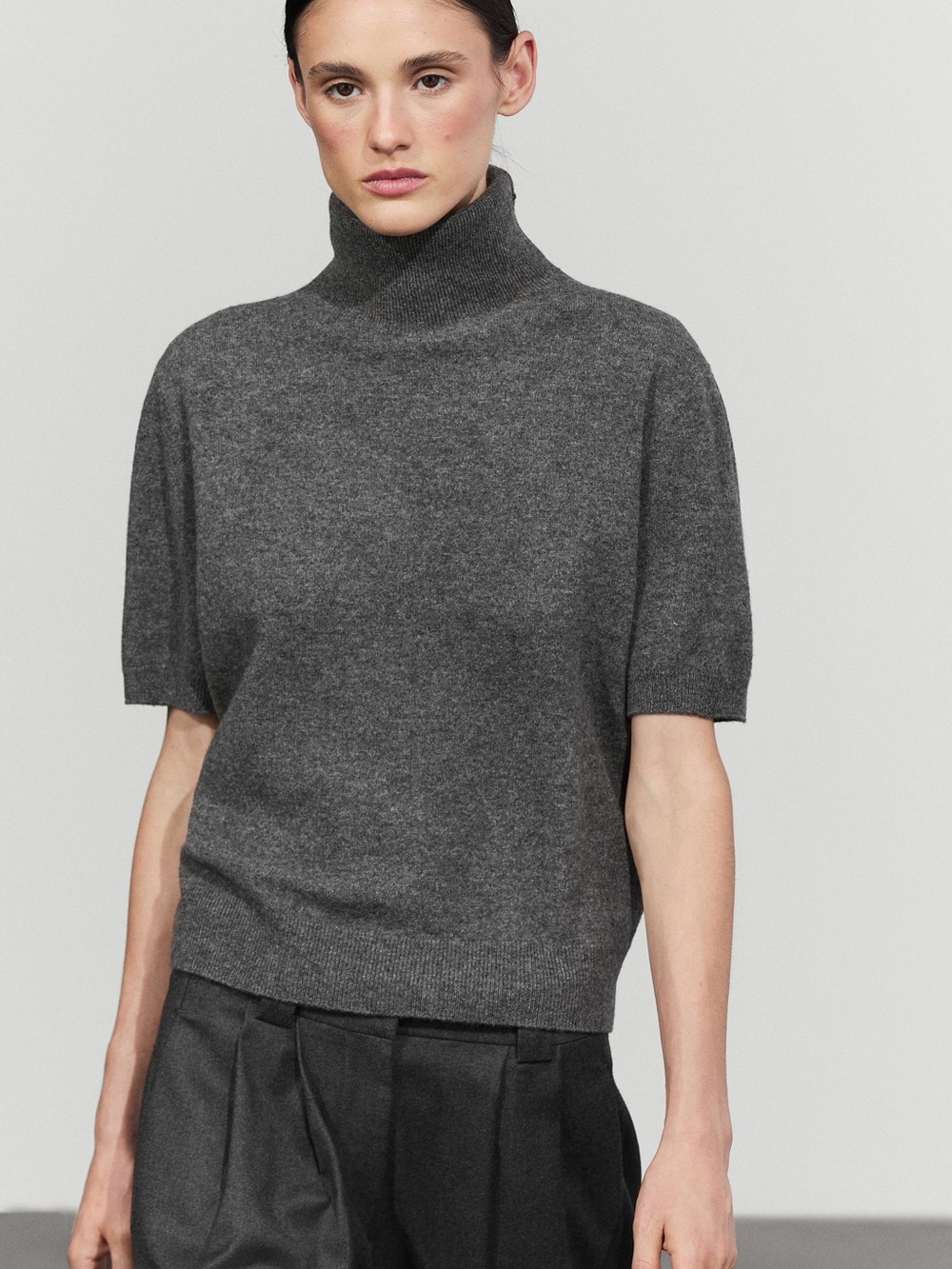 Banana Republic Charcoal Ribbed Turtleneck Sweater Short Sleeve Small